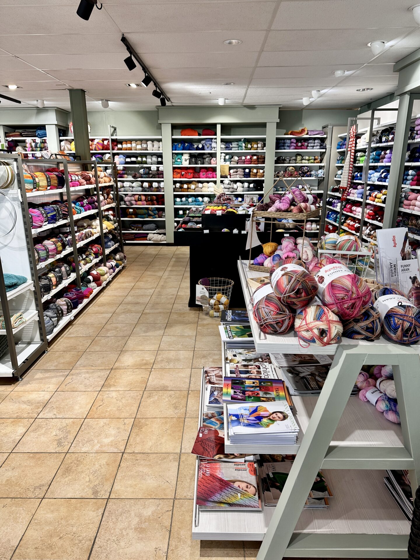 Seksi kotib melisa mendiny